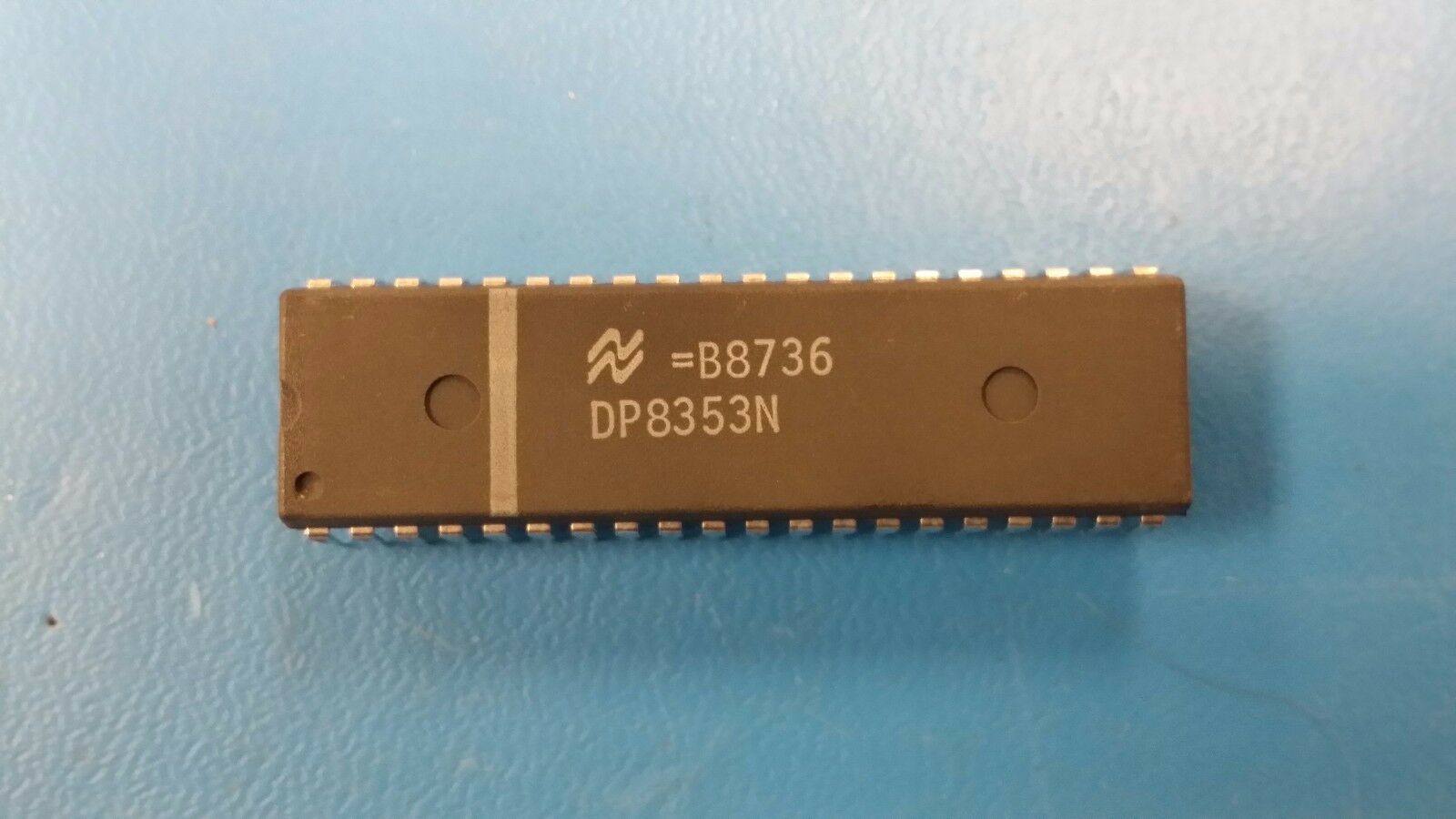 DP8353N-DIP ,High-Speed System Interface Adapter, 40-Pin DIP Package, Ideal for Data Communication and Networking Projects