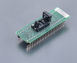 DIL8/BGA12-4 ZIF-CS SFlash-1