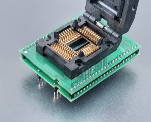 DIL28/QFP80-9.04 ZIF-CS M37451