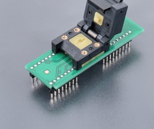 DIL8/BGA12-6 ZIF-CS SFlash-1