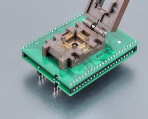 DIL48/QFP48-4.03 ZIF-CS HD64-2