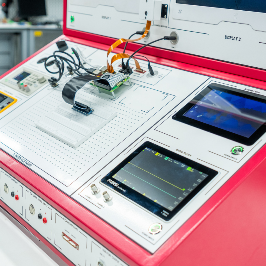Raspberry Pi Lab – All-in-One PiWorks Platform for AI, IoT & Smart Systems Development