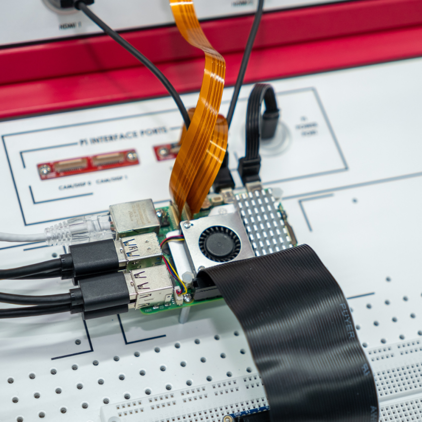 Raspberry Pi Lab – All-in-One PiWorks Platform for AI, IoT & Smart Systems Development
