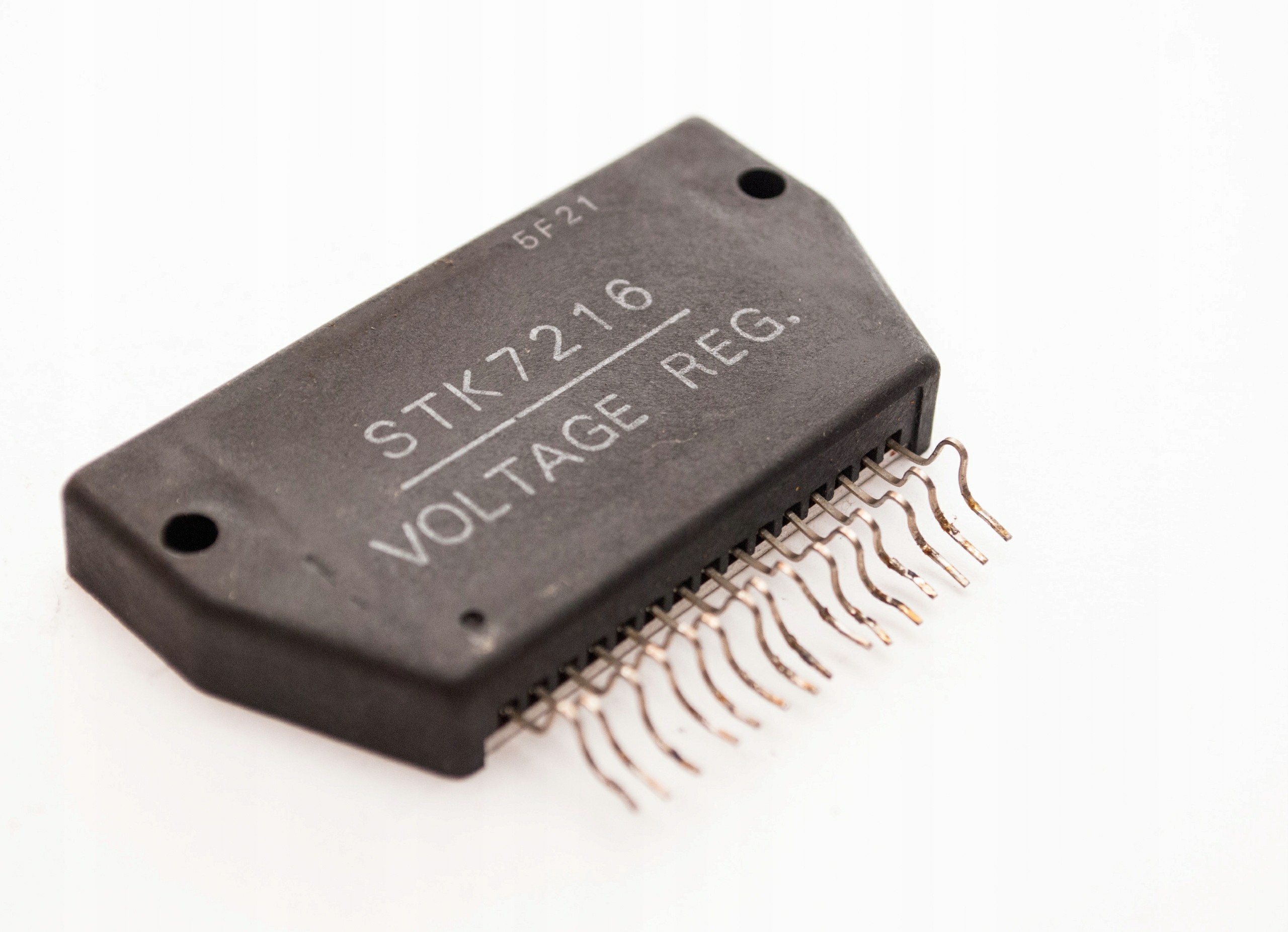 STK7216,Voltage Regulator IC,±35V