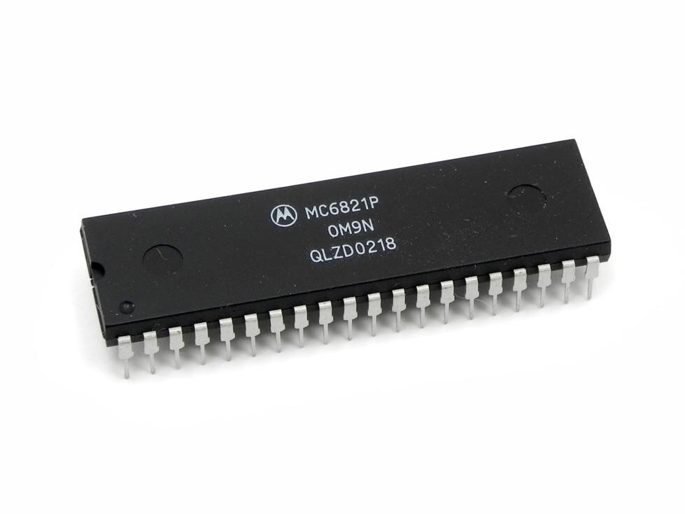 MC6821P ,Peripheral Interface Adapter (PIA), DIP-40, 8-Bit Data Bus, Programmable Control Registers