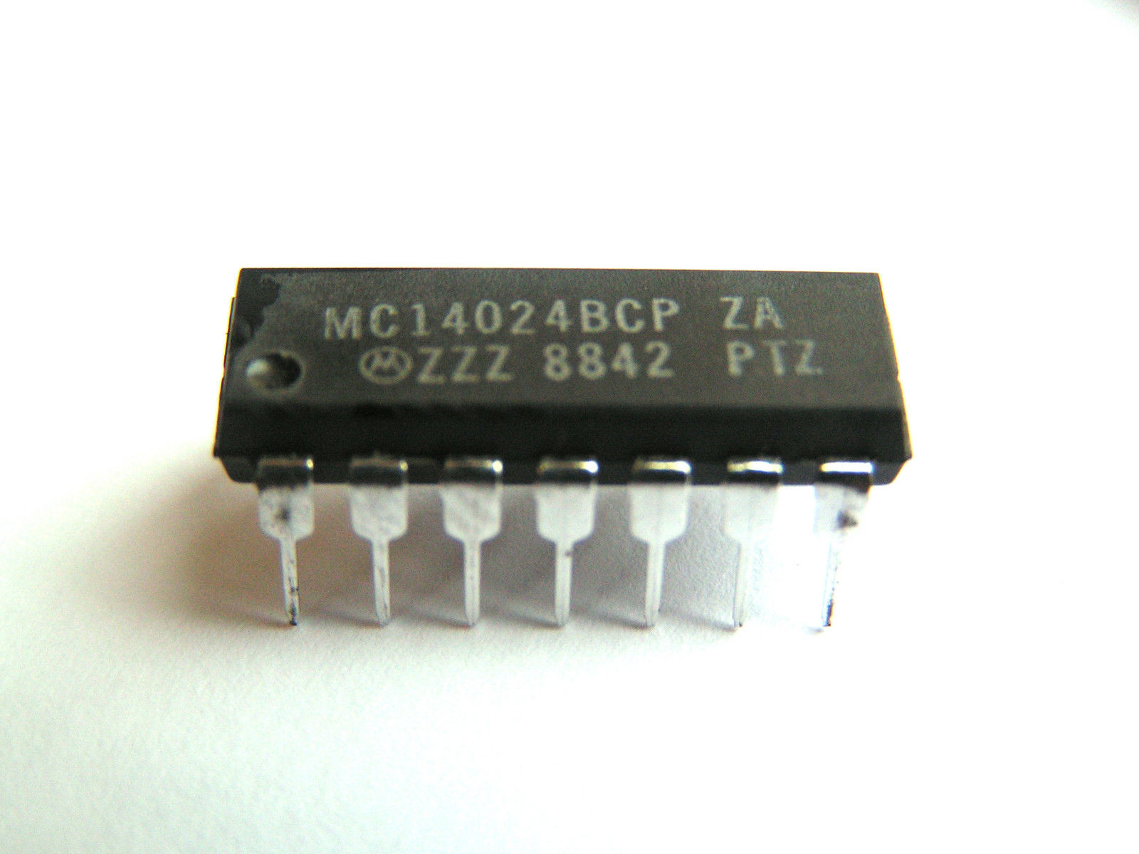 MC14024BCP, 7-Stage Ripple Counter, DIP-14