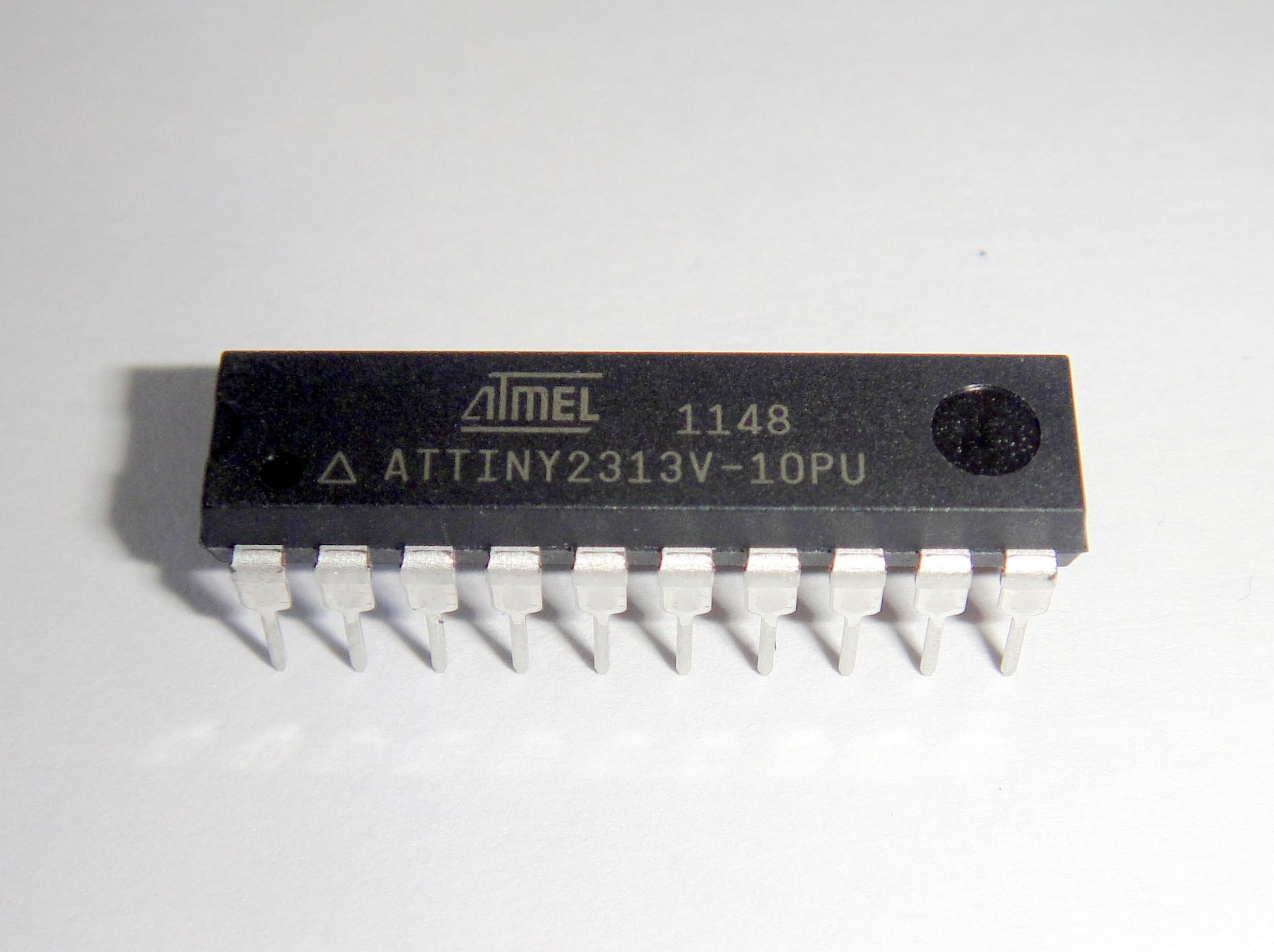 ATtiny2313V-10PU, 8-Bit Microcontroller, PDIP-20