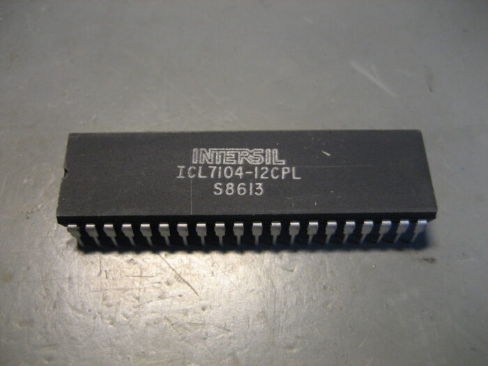 ICL7104 - DIP