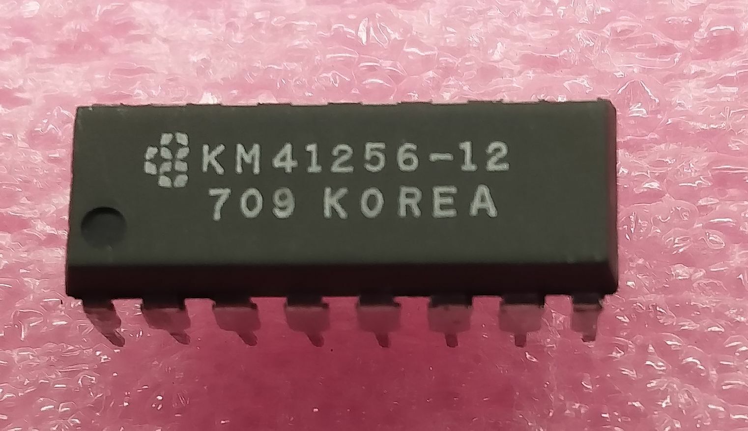 KM41256-12 - DIP